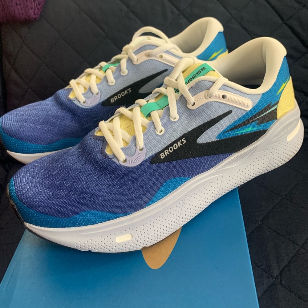 NEW WITH BOX Brooks Ghost Max Damon Brown Special Edition women's 8.5